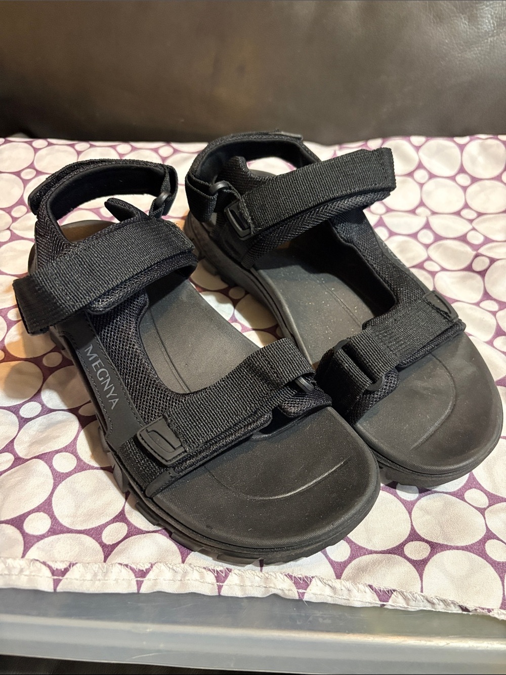 MEGNYA Black Men's Sport Strap Sandals